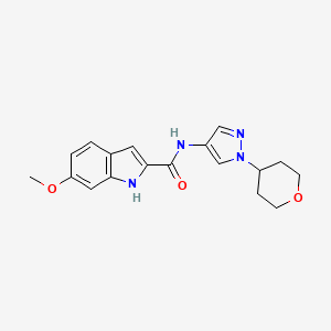 molecular formula C18H20N4O3 B2379849 6-甲氧基-N-(1-(四氢-2H-吡喃-4-基)-1H-吡唑-4-基)-1H-吲哚-2-甲酰胺 CAS No. 1797335-68-2