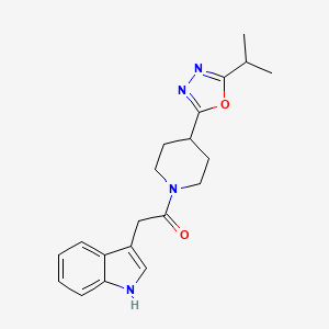 molecular formula C20H24N4O2 B2380798 2-(1H-indol-3-yl)-1-(4-(5-isopropyl-1,3,4-oxadiazol-2-yl)piperidin-1-yl)ethanone CAS No. 1209818-26-7