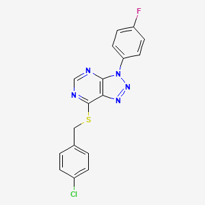 molecular formula C17H11ClFN5S B2380931 7-[(4-Chlorophenyl)methylsulfanyl]-3-(4-fluorophenyl)triazolo[4,5-d]pyrimidine CAS No. 863460-36-0