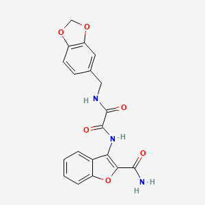 molecular formula C19H15N3O6 B2381173 N1-(苯并[d][1,3]二氧杂环-5-基甲基)-N2-(2-氨基甲酰基苯并呋喃-3-基)草酰胺 CAS No. 920384-20-9