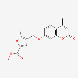 molecular formula C18H16O6 B2381216 Methyl 5-methyl-4-[(4-methyl-2-oxochromen-7-yl)oxymethyl]furan-2-carboxylate CAS No. 374710-29-9