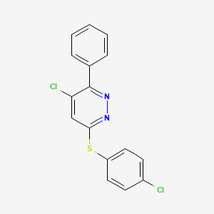 molecular formula C16H10Cl2N2S B2381497 4-氯-6-[(4-氯苯基)硫代]-3-苯基吡啶二嗪 CAS No. 477872-26-7
