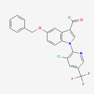 molecular formula C22H14ClF3N2O2 B2382006 5-(苯甲氧基)-1-[3-氯-5-(三氟甲基)-2-吡啶基]-1H-吲哚-3-甲醛 CAS No. 338409-98-6