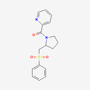 molecular formula C17H18N2O3S B2382274 （2-（（苯磺酰基）甲基）吡咯烷-1-基）（吡啶-2-基）甲苯酮 CAS No. 1797316-22-3