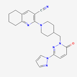 2-(4-{[6-oxo-3-(1H-pyrazol-1-yl)-1,6-dihydropyridazin-1-yl]methyl}piperidin-1-yl)-5,6,7,8-tetrahydroquinoline-3-carbonitrile