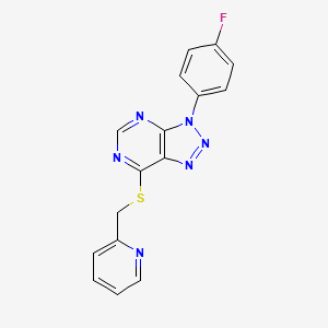 molecular formula C16H11FN6S B2382881 3-(4-fluorophenyl)-7-((pyridin-2-ylmethyl)thio)-3H-[1,2,3]triazolo[4,5-d]pyrimidine CAS No. 896678-69-6