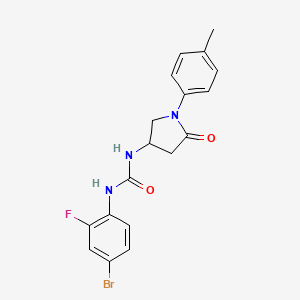 molecular formula C18H17BrFN3O2 B2382969 1-(4-溴-2-氟苯基)-3-(5-氧代-1-(对甲苯基)吡咯烷-3-基)脲 CAS No. 894020-82-7