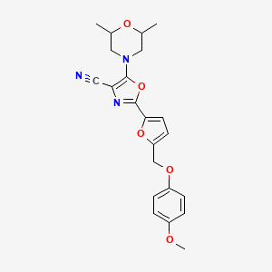 5-(2,6-Dimethylmorpholino)-2-(5-((4-methoxyphenoxy)methyl)furan-2-yl)oxazole-4-carbonitrile