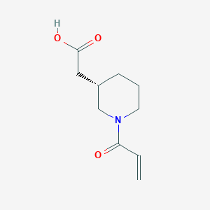 molecular formula C10H15NO3 B2383679 2-[(3S)-1-丙-2-烯酰基哌啶-3-基]乙酸 CAS No. 2305149-08-8