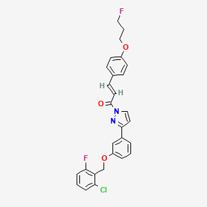 (E)-1-[3-[3-[(2-chloro-6-fluorophenyl)methoxy]phenyl]pyrazol-1-yl]-3-[4-(3-fluoropropoxy)phenyl]prop-2-en-1-one