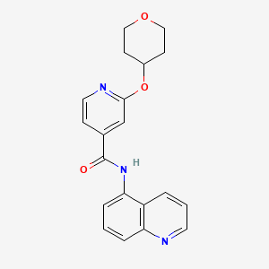 B2384675 N-(quinolin-5-yl)-2-((tetrahydro-2H-pyran-4-yl)oxy)isonicotinamide CAS No. 2034391-87-0