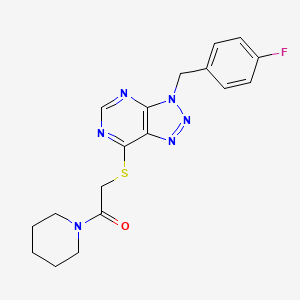 molecular formula C18H19FN6OS B2384940 2-((3-(4-fluorobenzyl)-3H-[1,2,3]triazolo[4,5-d]pyrimidin-7-yl)thio)-1-(piperidin-1-yl)ethanone CAS No. 863453-08-1