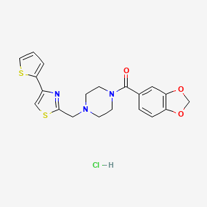 molecular formula C20H20ClN3O3S2 B2385535 Benzo[d][1,3]dioxol-5-yl(4-((4-(thiophen-2-yl)thiazol-2-yl)methyl)piperazin-1-yl)methanone hydrochloride CAS No. 1217014-04-4
