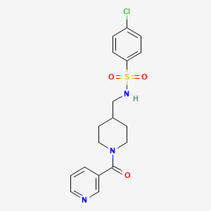 molecular formula C18H20ClN3O3S B2385907 4-cloro-N-((1-nicotinilpiperidin-4-il)metil)bencenosulfonamida CAS No. 1396794-47-0