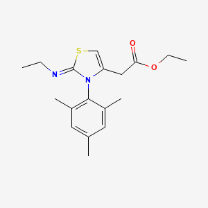 molecular formula C18H24N2O2S B2386065 Ethyl 2-[2-(ethylimino)-3-(2,4,6-trimethylphenyl)-2,3-dihydro-1,3-thiazol-4-yl]acetate CAS No. 565206-89-5