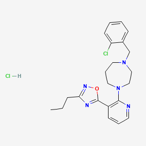 molecular formula C22H27Cl2N5O B2386328 1-[(2-Chlorophenyl)methyl]-4-[3-(3-propyl-1,2,4-oxadiazol-5-yl)pyridin-2-yl]-1,4-diazepane hydrochloride CAS No. 2415634-16-9
