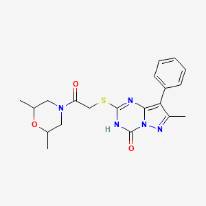 molecular formula C20H23N5O3S B2387155 2-((2-(2,6-二甲基吗啉)-2-氧代乙基)硫代)-7-甲基-8-苯基吡唑并[1,5-a][1,3,5]三嗪-4(3H)-酮 CAS No. 946323-19-9