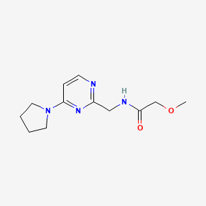 2-methoxy-N-((4-(pyrrolidin-1-yl)pyrimidin-2-yl)methyl)acetamide