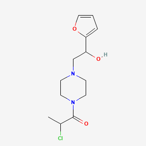 molecular formula C13H19ClN2O3 B2387978 2-Chloro-1-[4-[2-(furan-2-yl)-2-hydroxyethyl]piperazin-1-yl]propan-1-one CAS No. 2411265-43-3