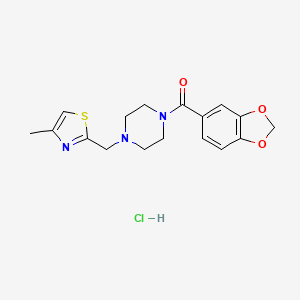 molecular formula C17H20ClN3O3S B2388711 Benzo[d][1,3]dioxol-5-yl(4-((4-methylthiazol-2-yl)methyl)piperazin-1-yl)methanone hydrochloride CAS No. 1323535-82-5