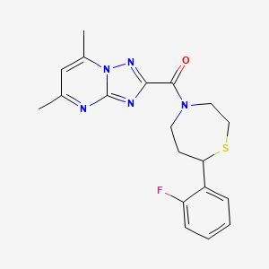 molecular formula C19H20FN5OS B2389813 (5,7-Dimethyl-[1,2,4]triazolo[1,5-a]pyrimidin-2-yl)(7-(2-fluorophenyl)-1,4-thiazepan-4-yl)methanone CAS No. 1705435-61-5