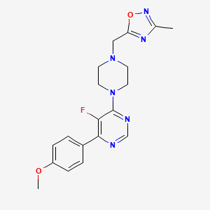 molecular formula C19H21FN6O2 B2390459 5-[[4-[5-Fluoro-6-(4-methoxyphenyl)pyrimidin-4-yl]piperazin-1-yl]methyl]-3-methyl-1,2,4-oxadiazole CAS No. 2379977-40-7