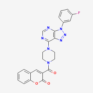 molecular formula C24H18FN7O3 B2391430 3-(4-(3-(3-氟苯基)-3H-[1,2,3]三唑并[4,5-d]嘧啶-7-基)哌嗪-1-羰基)-2H-色满-2-酮 CAS No. 920368-72-5
