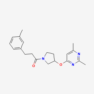 molecular formula C20H25N3O2 B2391756 1-{3-[(2,6-ジメチルピリミジン-4-イル)オキシ]ピロリジン-1-イル}-3-(3-メチルフェニル)プロパン-1-オン CAS No. 2097894-53-4