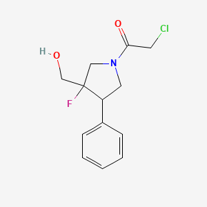 molecular formula C13H15ClFNO2 B2392903 2-Chloro-1-[3-fluoro-3-(hydroxymethyl)-4-phenylpyrrolidin-1-yl]ethanone CAS No. 2411272-05-2