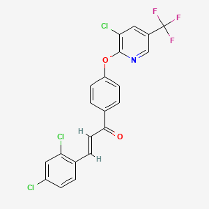 molecular formula C21H11Cl3F3NO2 B2393314 (2E)-1-(4-{[3-chloro-5-(trifluoromethyl)pyridin-2-yl]oxy}phenyl)-3-(2,4-dichlorophenyl)prop-2-en-1-one CAS No. 672950-30-0