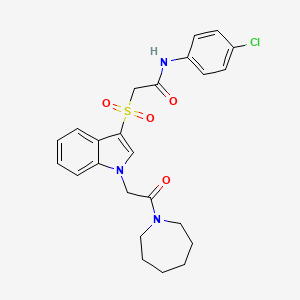 molecular formula C24H26ClN3O4S B2394098 2-((1-(2-(氮杂环-1-基)-2-氧代乙基)-1H-吲哚-3-基)磺酰基)-N-(4-氯苯基)乙酰胺 CAS No. 878059-17-7