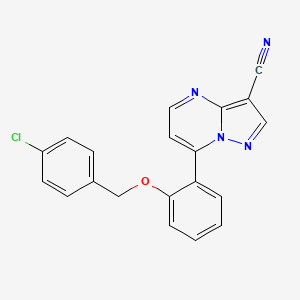 molecular formula C20H13ClN4O B2395147 7-{2-[(4-Chlorobenzyl)oxy]phenyl}pyrazolo[1,5-a]pyrimidine-3-carbonitrile CAS No. 439109-61-2