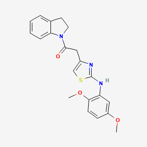 molecular formula C21H21N3O3S B2395185 2-(2-((2,5-二甲氧基苯基)氨基)噻唑-4-基)-1-(吲哚-1-基)乙酮 CAS No. 1170263-37-2