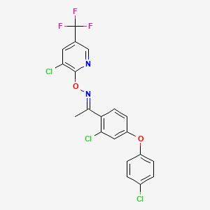 molecular formula C20H12Cl3F3N2O2 B2396091 (E)-{1-[2-chloro-4-(4-chlorophenoxy)phenyl]ethylidene}({[3-chloro-5-(trifluoromethyl)pyridin-2-yl]oxy})amine CAS No. 338978-43-1