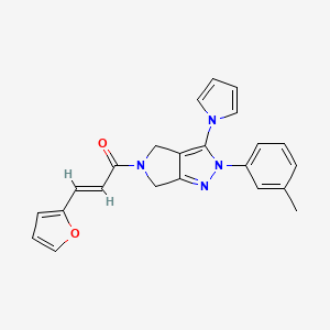 molecular formula C23H20N4O2 B2396388 (E)-1-(3-(1H-pyrrol-1-yl)-2-(m-tolyl)pyrrolo[3,4-c]pyrazol-5(2H,4H,6H)-yl)-3-(furan-2-yl)prop-2-en-1-one CAS No. 1334377-03-5
