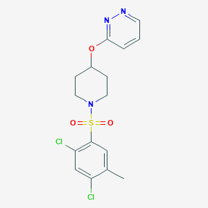 3-((1-((2,4-Dichloro-5-methylphenyl)sulfonyl)piperidin-4-yl)oxy)pyridazine