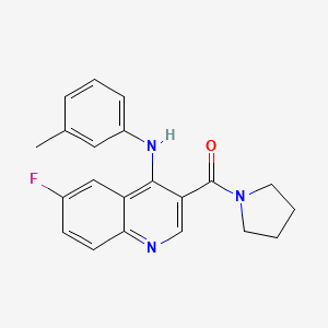 molecular formula C21H20FN3O B2397930 (6-氟-4-(间甲苯胺基)喹啉-3-基)(吡咯烷-1-基)甲酮 CAS No. 1358406-62-8