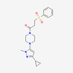 molecular formula C20H26N4O3S B2399247 1-(4-(3-cyclopropyl-1-methyl-1H-pyrazol-5-yl)piperazin-1-yl)-3-(phenylsulfonyl)propan-1-one CAS No. 2034479-39-3
