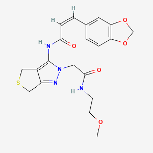 molecular formula C20H22N4O5S B2399351 (Z)-3-(苯并[d][1,3]二氧杂环-5-基)-N-(2-(2-((2-甲氧基乙基)氨基)-2-氧代乙基)-4,6-二氢-2H-噻吩并[3,4-c]吡唑-3-基)丙烯酰胺 CAS No. 1105248-09-6