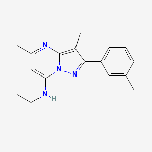 molecular formula C18H22N4 B2399673 3,5-二甲基-2-(3-甲苯基)-N-(丙烷-2-基)吡唑并[1,5-a]嘧啶-7-胺 CAS No. 1202986-46-6