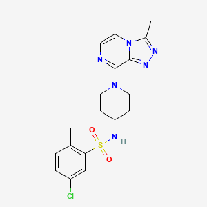 molecular formula C18H21ClN6O2S B2399676 5-氯-2-甲基-N-(1-(3-甲基-[1,2,4]三唑并[4,3-a]哒嗪-8-基)哌啶-4-基)苯磺酰胺 CAS No. 2034552-14-0