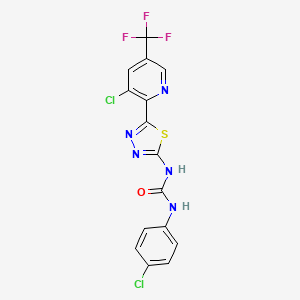 molecular formula C15H8Cl2F3N5OS B2400714 3-{5-[3-Cloro-5-(trifluorometil)piridin-2-il]-1,3,4-tiadiazol-2-il}-1-(4-clorofenil)urea CAS No. 2085690-10-2