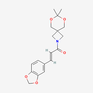 molecular formula C18H21NO5 B2401328 (E)-3-(苯并[d][1,3]二氧杂环-5-基)-1-(7,7-二甲基-6,8-二氧杂-2-氮杂螺[3.5]壬烷-2-基)丙-2-烯-1-酮 CAS No. 1396893-34-7