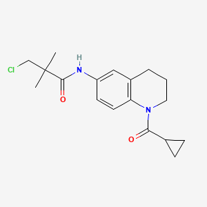 molecular formula C18H23ClN2O2 B2401706 3-氯-N-[1-(环丙烷羰基)-3,4-二氢-2H-喹啉-6-基]-2,2-二甲基丙酰胺 CAS No. 941960-46-9