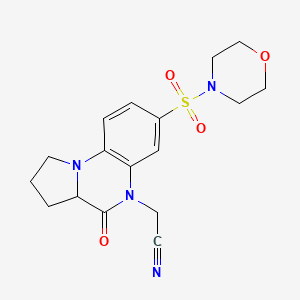 molecular formula C17H20N4O4S B2402152 2-[7-(モルホリノスルホニル)-4-オキソ-2,3,3a,4-テトラヒドロピロロ[1,2-a]キノキサリン-5(1H)-イル]アセトニトリル CAS No. 1008661-26-4