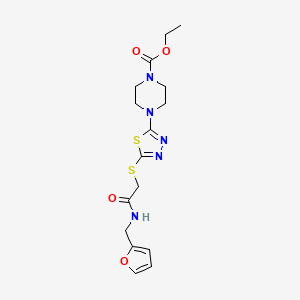 Ethyl 4-(5-((2-((furan-2-ylmethyl)amino)-2-oxoethyl)thio)-1,3,4-thiadiazol-2-yl)piperazine-1-carboxylate