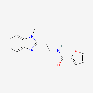 molecular formula C15H15N3O2 B2405037 N-[2-(1-甲基苯并咪唑-2-基)乙基]呋喃-2-甲酰胺 CAS No. 871547-19-2