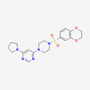 molecular formula C20H25N5O4S B2405225 4-(4-((2,3-ジヒドロベンゾ[b][1,4]ジオキシン-6-イル)スルホニル)ピペラジン-1-イル)-6-(ピロリジン-1-イル)ピリミジン CAS No. 1203249-40-4