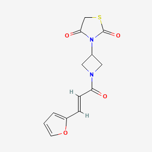 molecular formula C13H12N2O4S B2405470 (E)-3-(1-(3-(furan-2-yl)acryloyl)azetidin-3-yl)thiazolidine-2,4-dione CAS No. 1799270-35-1