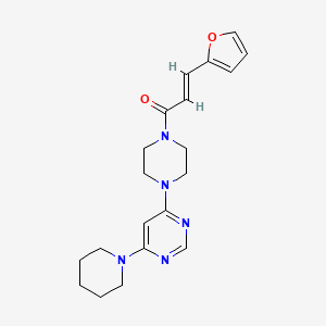molecular formula C20H25N5O2 B2405543 (E)-3-(furan-2-yl)-1-(4-(6-(piperidin-1-yl)pyrimidin-4-yl)piperazin-1-yl)prop-2-en-1-one CAS No. 1211936-82-1